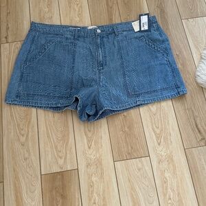 NWT Denim Shorts - size 26